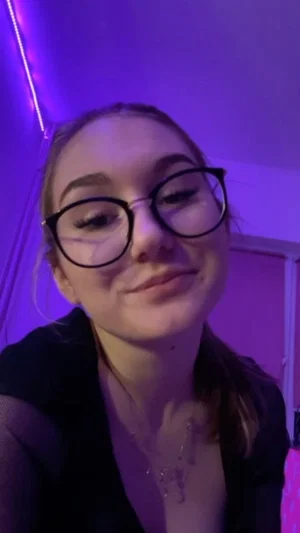 destinygoldma, 20 years old from United States