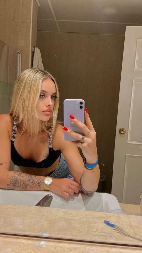 deyiyi2428, 22 years old from Australia