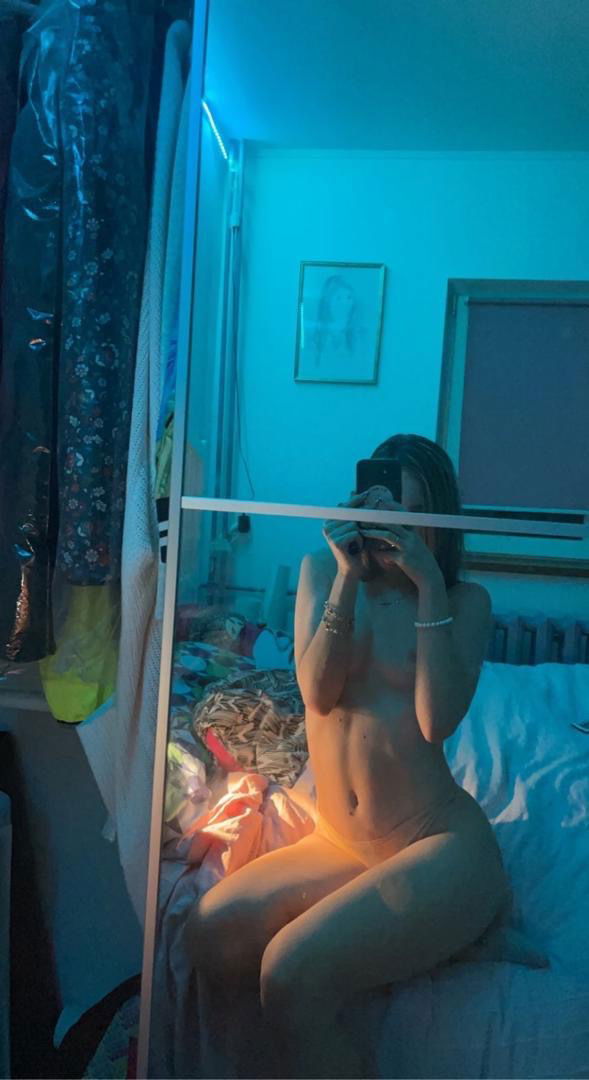 elima8353025, 20 years old from Hungary