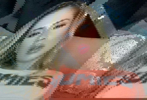 ellyrxw, 20 years old from United States