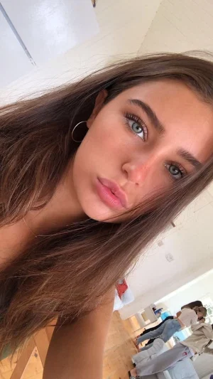 ember2154, 21 years old from Canada