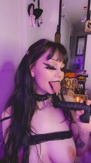 emberx00, 22 years old from United States