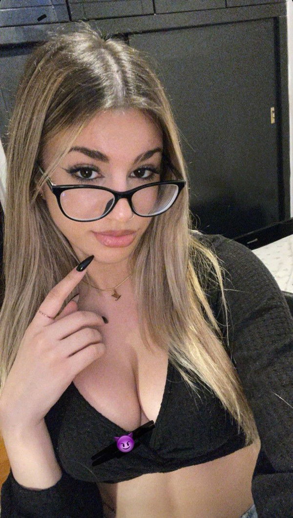 erin5445, 21 years old from United States