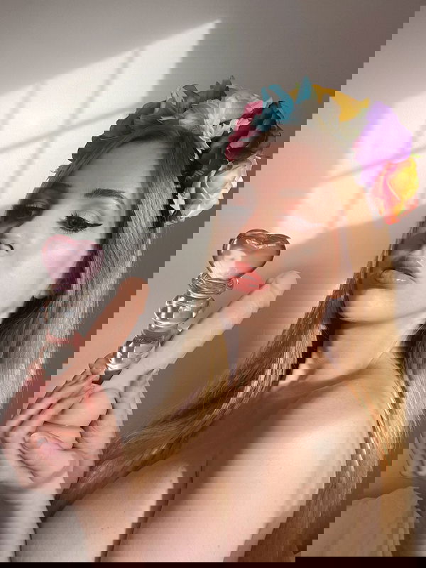 fluwebion, 24 years old from United States