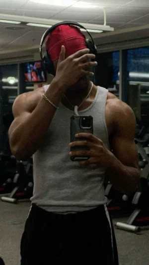gerge, 23 years old from Algeria