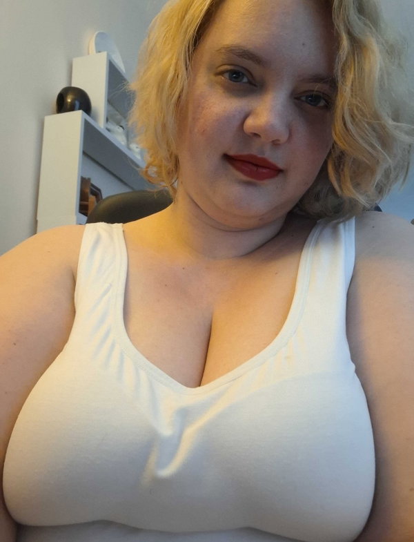 goddessdominant190, 32 years old from United Kingdom