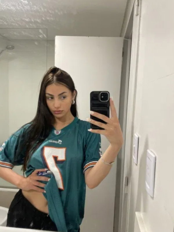 godfua, 23 years old from United States