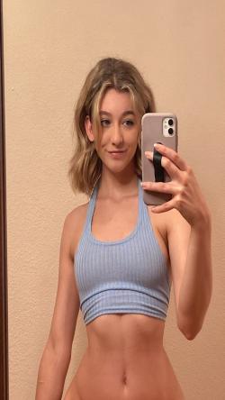 helly's Profile Photo