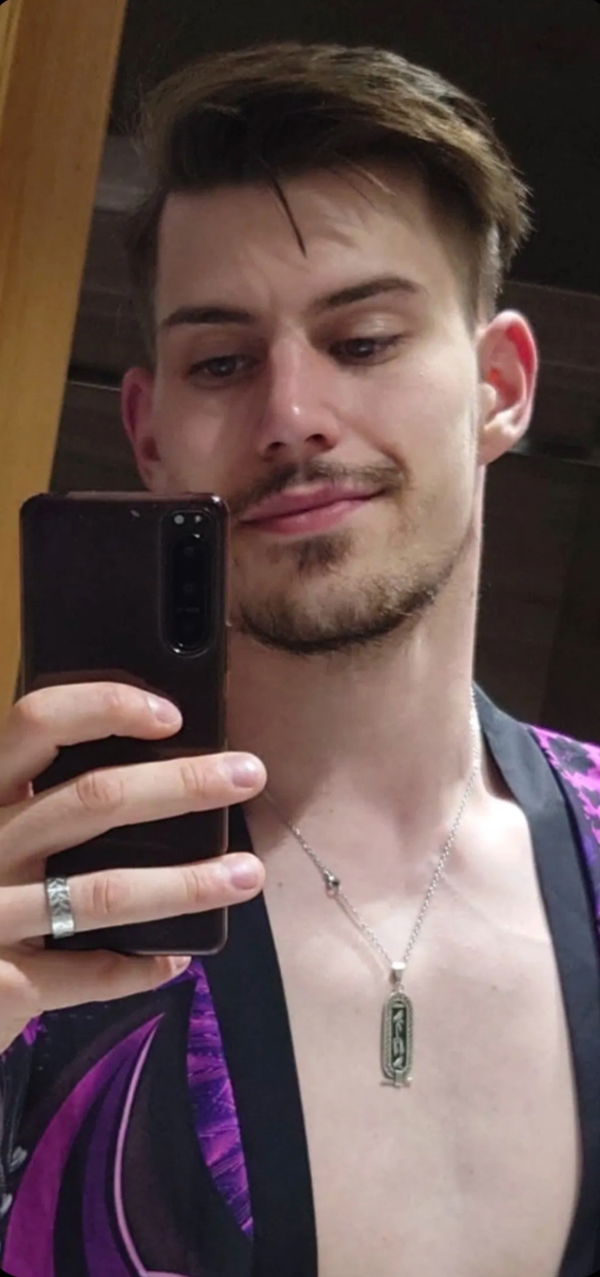 hilebeklo, 27 years old from United States