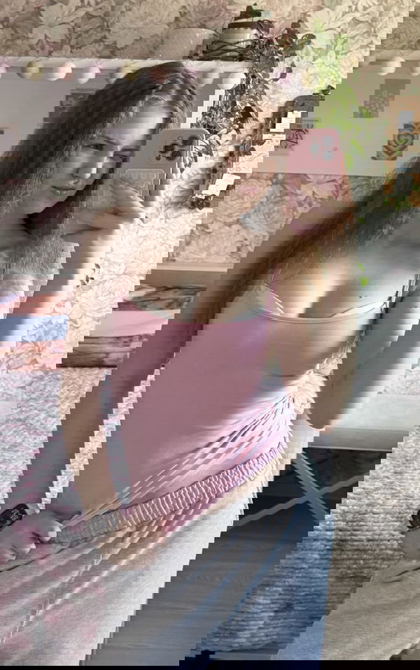 honeygirl45, 22 years old from Canada