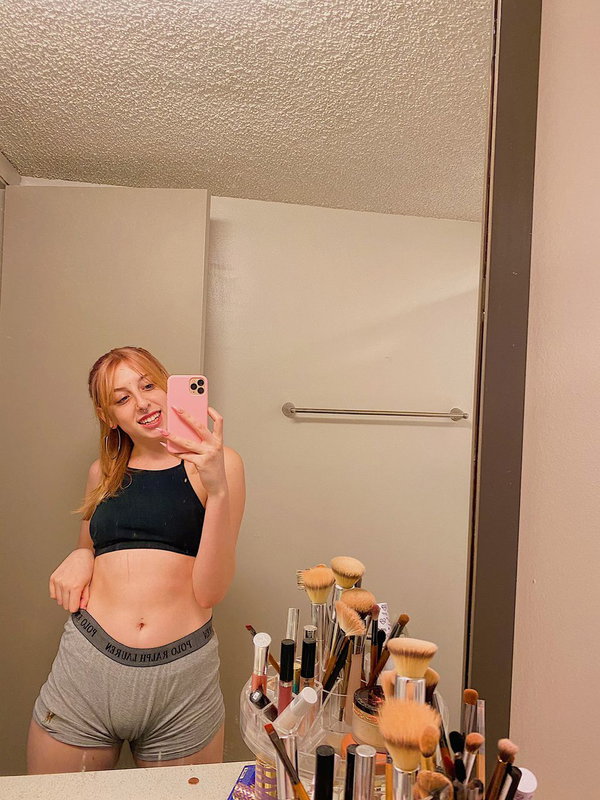 hzvpvnfsexy777, 18 years old from Belgium