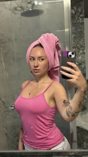 imsexy23x, 23 years old from Canada