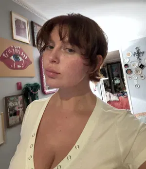 Iris2478, 24 years old from United Kingdom