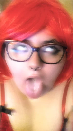 ittybittykitty2, 21 years old from United States