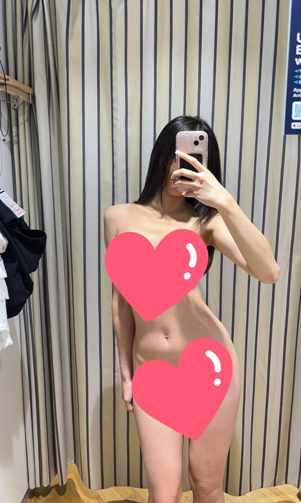 jess, 18 years old from Canada