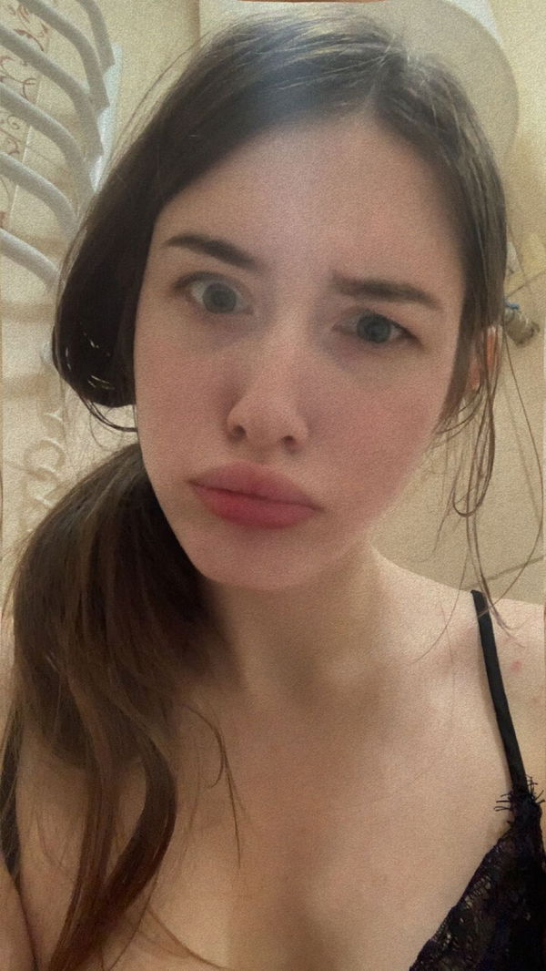 JoyousJen, 22 years old from Italy