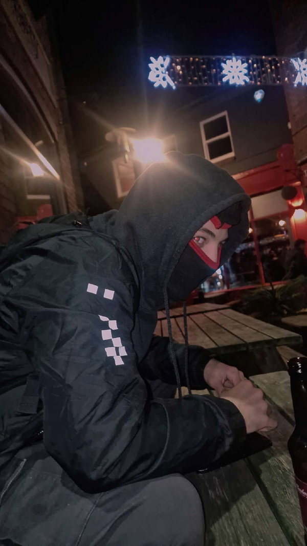 jt77, 22 years old from United Kingdom