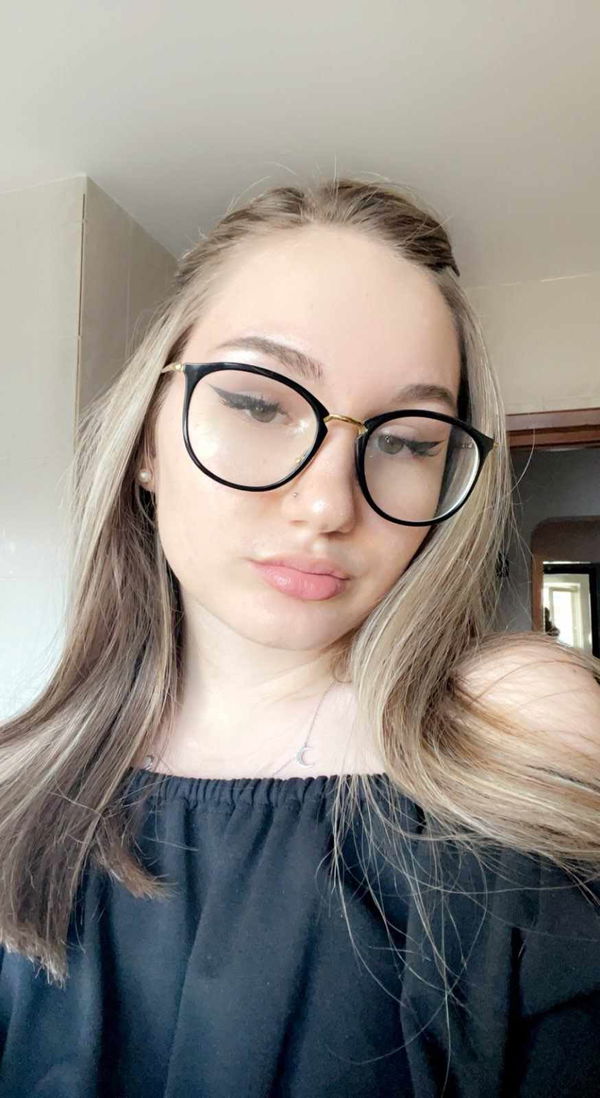 julia3, 19 years old from United States