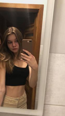 juliexxhotx, 21 years old from United States