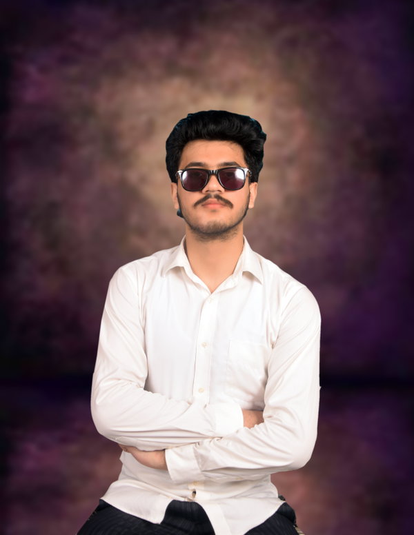 jun, 18 years old from Pakistan