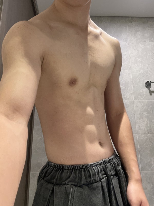 jun01, 18 years old from Vietnam