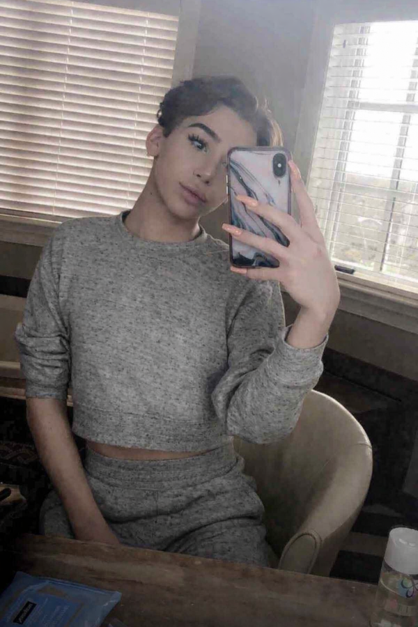 jxbayb, 22 years old from Canada
