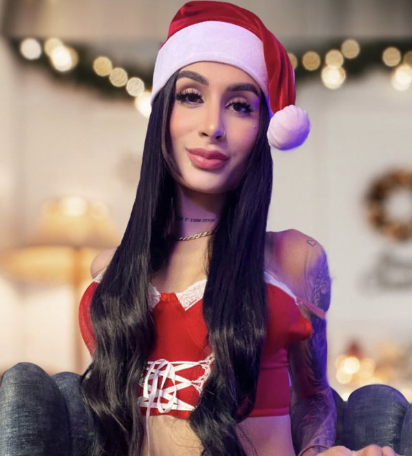 kaylaishot, 26 years old from United States