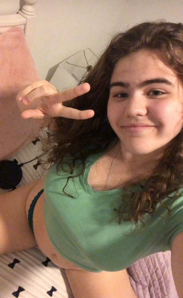 kelly_luis0028, 19 years old from United States