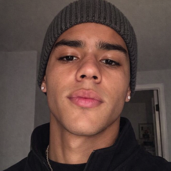kenzo9830, 19 years old from France