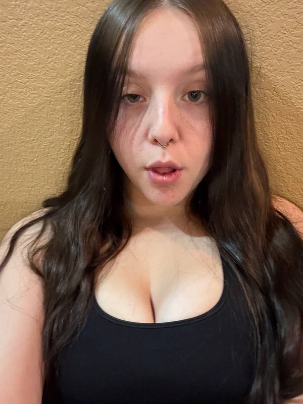 kinsleyyzxcv, 22 years old from Germany