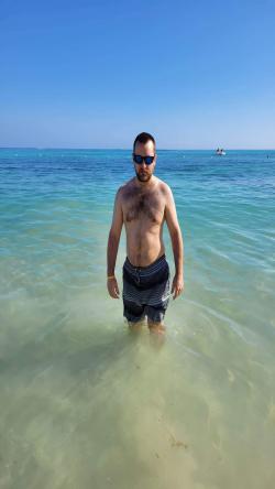 klone, 29 years old from Canada