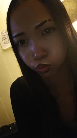 l07152937, 19 years old from Canada