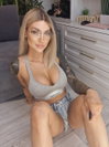 ladihi7704