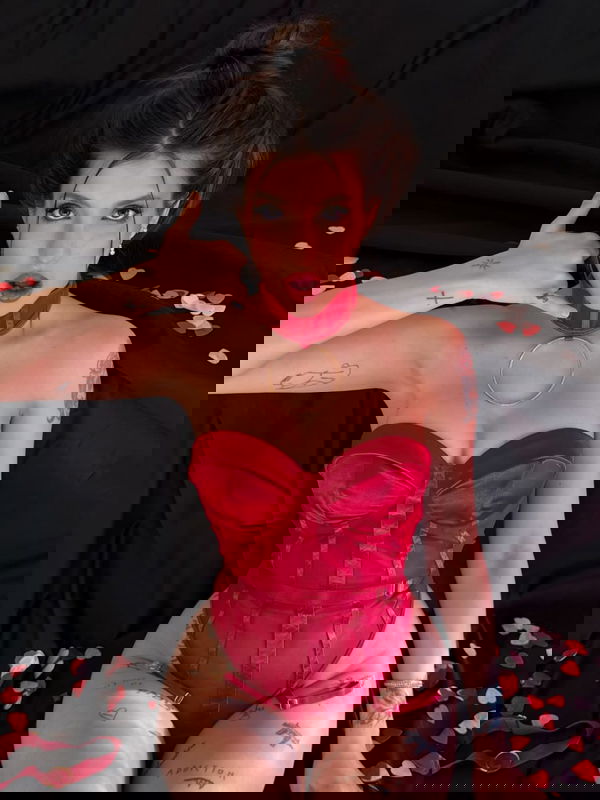 laurelx_25, 25 years old from United States