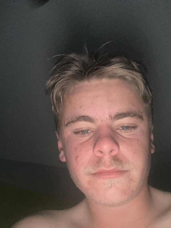 lee556, 20 years old from United States