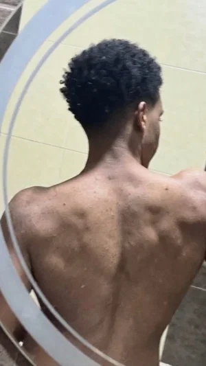 levibbc, 20 years old from Saudi Arabia