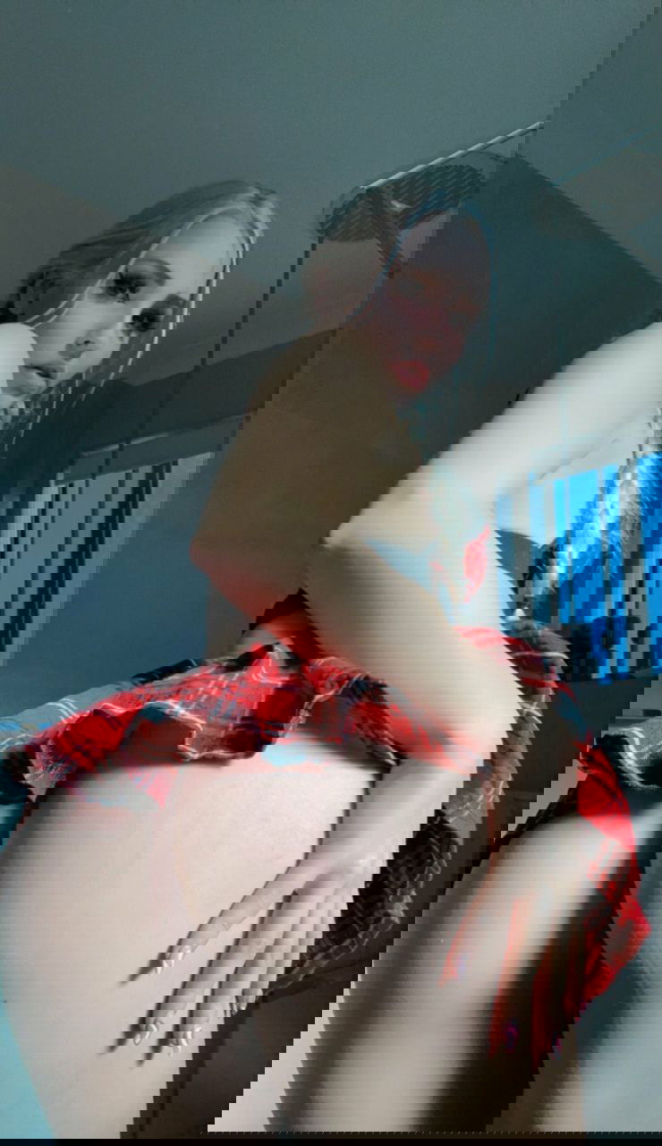 liana8's Profile Photo