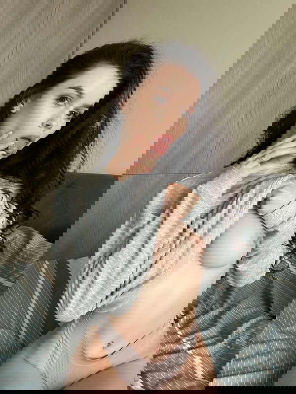 Lili67408, 22 years old from United States