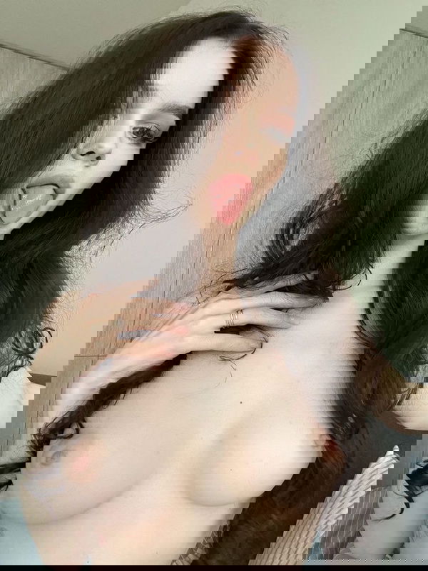 Lili9367, 22 years old from United States