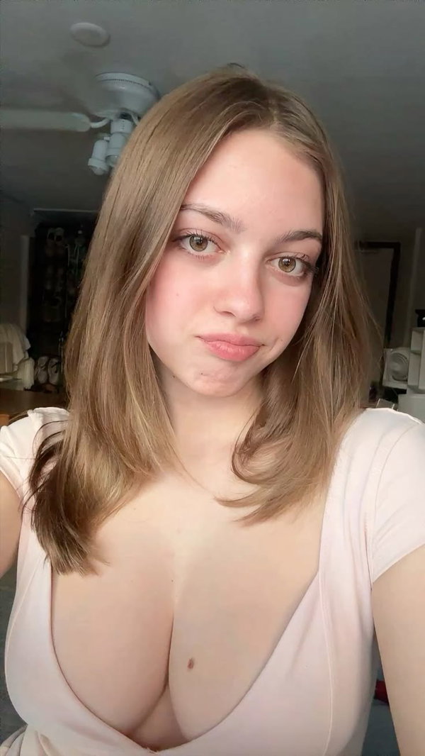 lilith03, 22 years old from United Kingdom