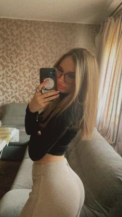 lisa_madisonn, 19 years old from United Kingdom