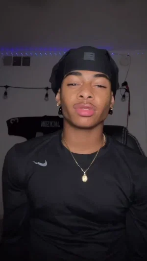 livinlyrical's Profile Photo