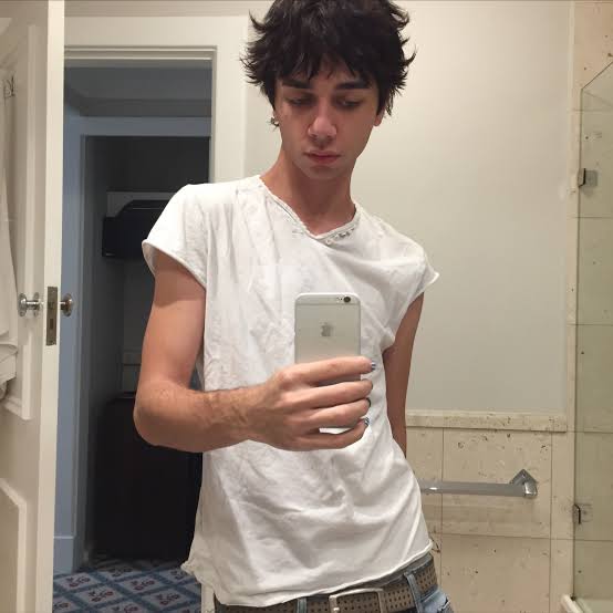 logs34274, 21 years old from United States