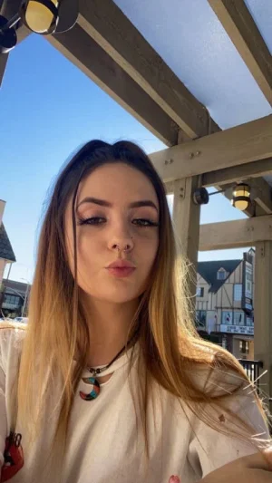 lovee's Profile Photo