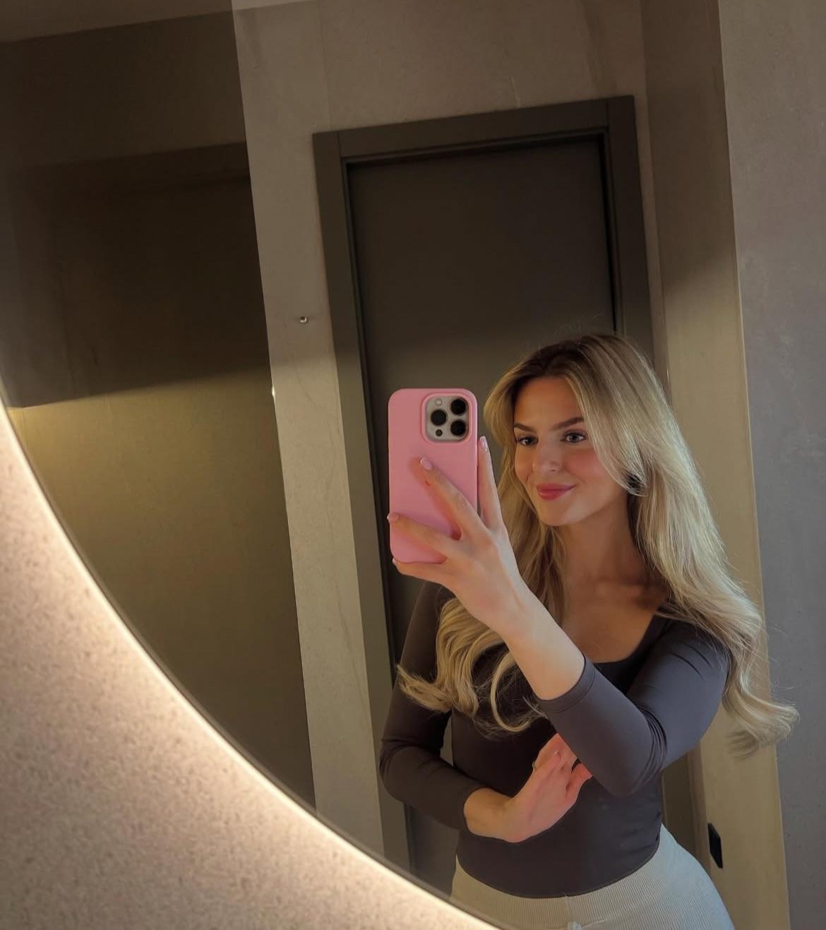 Marie_Hartmann's Profile Photo