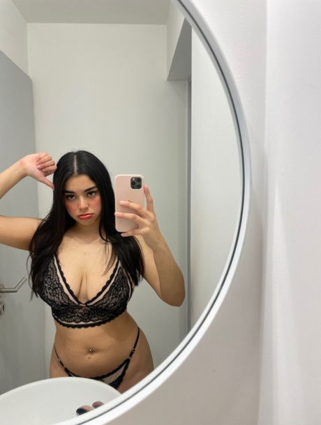 meleba2483, 22 years old from United Kingdom