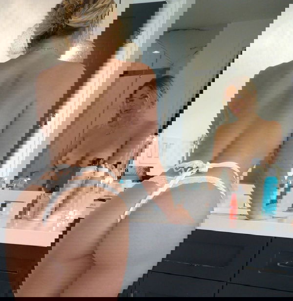 mopnewfox, 24 years old from Netherlands