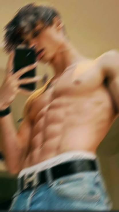 mr_darekjong, 19 years old from Canada
