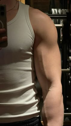 muscular21, 21 years old from Germany