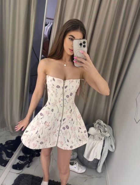 nadaf23196, 23 years old from United Kingdom